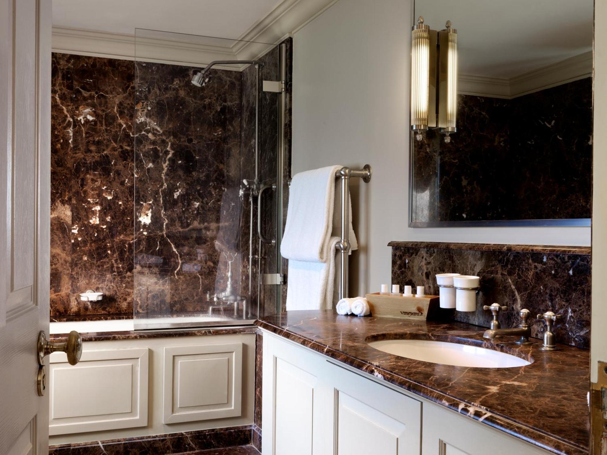 The Vineyard Hotel & Spa Newbury  Buitenkant foto